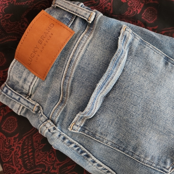 Lucky high rise jeans, button up. Size 25 - Picture 2 of 3